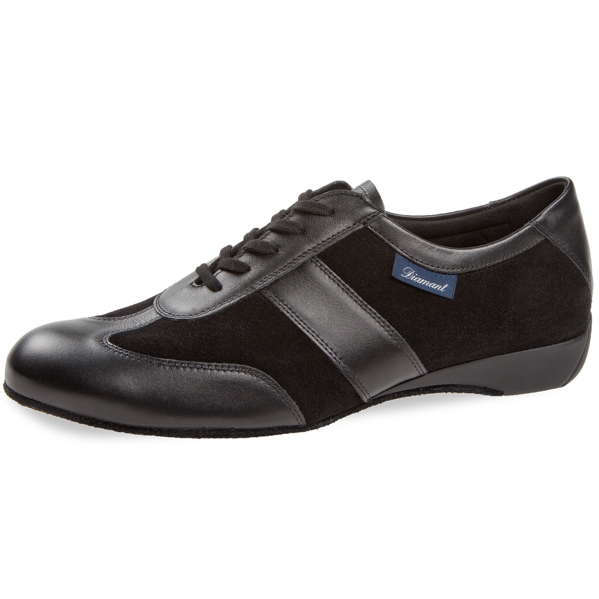 Der 123 Tanzsneaker von Diamant in Schwarz besteht aus schwarzem Leder und hat ein Schnürdesign mit einer Chromledersohle und niedrigem Absatz.